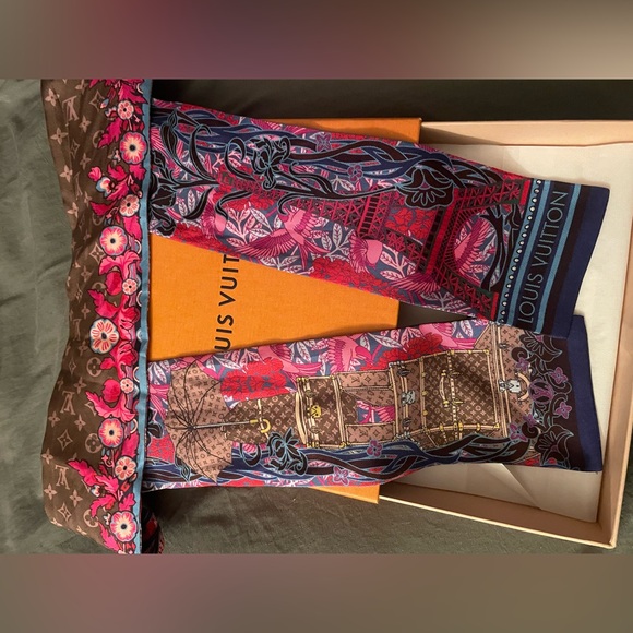 Louis Vuitton Silk "Louis A Paris" Bandeau Fuchsia - Picture 2 of 7